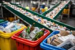 Jak działa recykling w praktyce – co naprawdę trafia do odzysku, a co odpada przez błędy segregacji