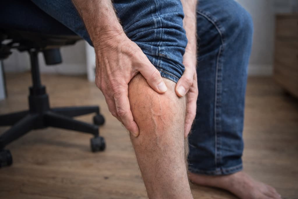Ból łydek po długim siedzeniu