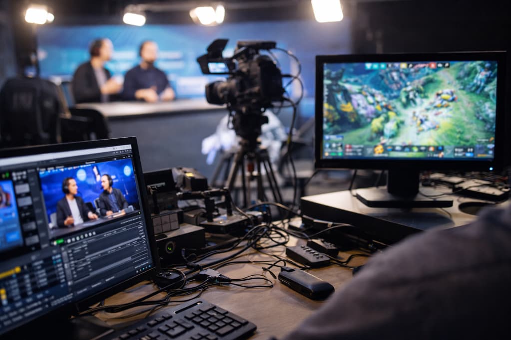 Skąd biorą się opóźnienia transmisji live