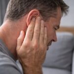 Uczucie zatkanych uszu bez infekcji